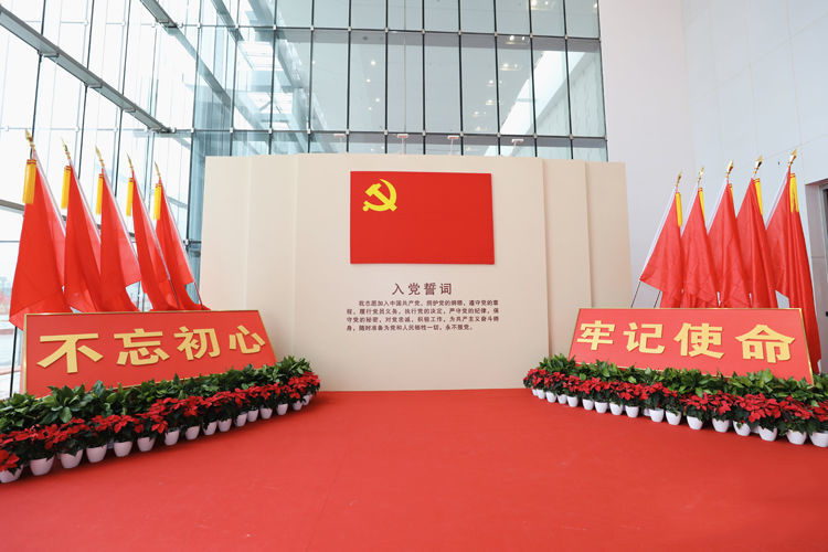 江苏局党委组织干部职工参观中国共产党在江苏历史展5.jpg